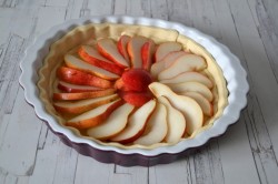 Грушевый пирог со сливками и миндалем - шаг 14