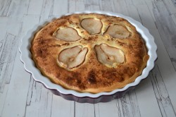 Грушевый пирог со сливками и миндалем - шаг 17