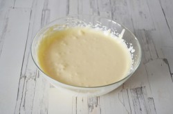 Грушевый пирог со сливками и миндалем - шаг 9