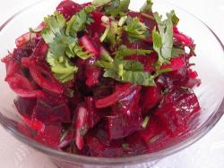 Грузинский салат из свеклы с перцем и зеленью - шаг 22