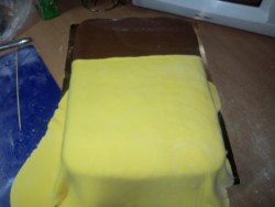 Торт Губка Боб из мастики - шаг 19