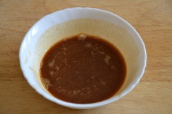 Запеченный гусь с яблоками и алычой в духовке - шаг 6 Запеченный гусь с яблоками и алычой в духовке - шаг 6