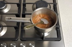 Имбирные пряники с глазурью на Новый год - шаг 3 Имбирные пряники с глазурью на Новый год - шаг 3