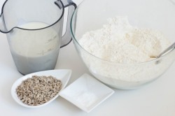 Ирландский хлеб на соде в духовке - шаг 1