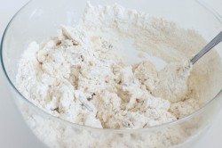 Ирландский хлеб на соде в духовке - шаг 4