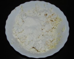 Торт на пивном тесте с начинкой из сгущенки и грецких орехов - шаг 2