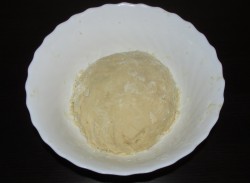 Торт на пивном тесте с начинкой из сгущенки и грецких орехов - шаг 3