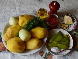 Жареная картошка с болгарским перцем - шаг 1