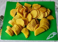 Жареная картошка с болгарским перцем - шаг 2