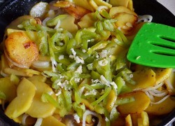 Жареная картошка с болгарским перцем - шаг 6