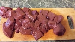 Жареная печень с луком - шаг 2