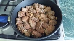 Жареная печень с луком - шаг 7