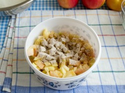 Жареная шарлотка с корицей сахарной пудрой и яблоком - шаг 9 Жареная шарлотка с корицей сахарной пудрой и яблоком - шаг 9