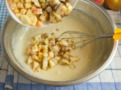 Жареная шарлотка с корицей сахарной пудрой и яблоком - шаг 10 Жареная шарлотка с корицей сахарной пудрой и яблоком - шаг 10