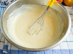 Жареная шарлотка с корицей сахарной пудрой и яблоком - шаг 7 Жареная шарлотка с корицей сахарной пудрой и яблоком - шаг 7