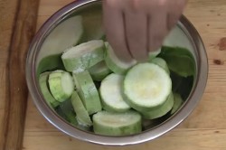 Жареные кабачки на зиму - шаг 2