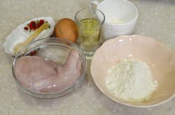 Куриная грудка в кляре на сковороде - шаг 1