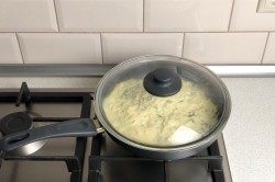 Капустный заливной пирог с капустой на сковороде - шаг 11