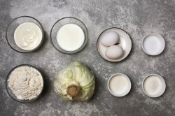 Капустный заливной пирог с капустой на сковороде - шаг 1