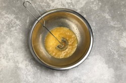 Капустный заливной пирог с капустой на сковороде - шаг 5