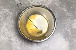 Капустный заливной пирог с капустой на сковороде - шаг 6