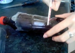 Желе из кока колы в бутылке - шаг 5