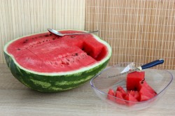 Желе с фруктами в арбузе - шаг 3 Желе с фруктами в арбузе - шаг 3