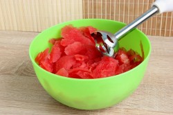 Желе с фруктами в арбузе - шаг 5 Желе с фруктами в арбузе - шаг 5