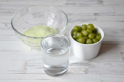 Желе с крыжовником Изумруд - шаг 1