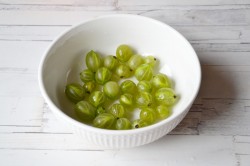 Желе с крыжовником Изумруд - шаг 2