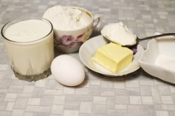 Жидкое тесто на кефире и сметане - шаг 1 Жидкое тесто на кефире и сметане - шаг 1