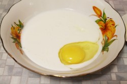 Жидкое тесто на кефире и сметане - шаг 2 Жидкое тесто на кефире и сметане - шаг 2