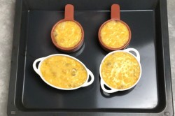 Жульен с курицей и грибами со сливками в духовке - шаг 14