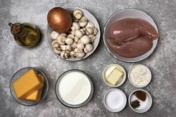 Жульен с курицей и грибами со сливками в духовке - шаг 1