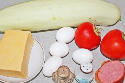 Кабачки с колбасой и сыром - шаг 1