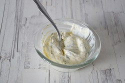 Кабачки с помидорами и майонезом жареные - шаг 8