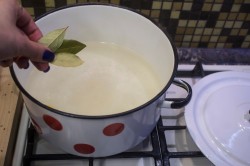 Как варить замороженные королевские креветки - шаг 4