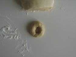 Калачики в духовке на сметане - шаг 5 Калачики в духовке на сметане - шаг 5