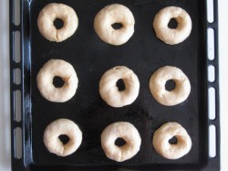 Калачики в духовке на сметане - шаг 6 Калачики в духовке на сметане - шаг 6