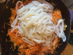 Кальмары, тушеные с морковкой и луком - шаг 4 Кальмары, тушеные с морковкой и луком - шаг 4