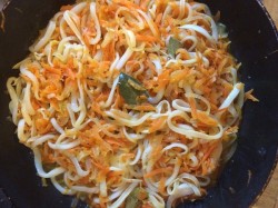 Кальмары, тушеные с морковкой и луком - шаг 5 Кальмары, тушеные с морковкой и луком - шаг 5