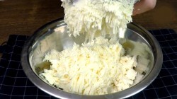 Творожные капкейки с кремом из маскарпоне - шаг 2 Творожные капкейки с кремом из маскарпоне - шаг 2