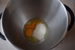 Капкейки с начинкой внутри в домашних условиях - шаг 2 Капкейки с начинкой внутри в домашних условиях - шаг 2