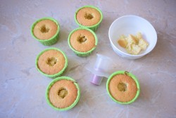 Капкейки с начинкой внутри в домашних условиях - шаг 8 Капкейки с начинкой внутри в домашних условиях - шаг 8