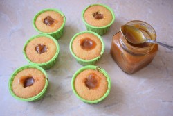 Капкейки с начинкой внутри в домашних условиях - шаг 9 Капкейки с начинкой внутри в домашних условиях - шаг 9