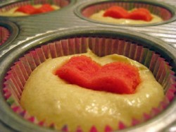 Капкейки с сердцем на день св. Валентина - шаг 3 Капкейки с сердцем на день св. Валентина - шаг 3