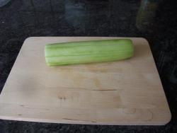 Салат с тунцом консервированным огурцом и капустой - шаг 3