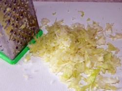 Капустные оладьи из капусты - шаг 2 Капустные оладьи из капусты - шаг 2