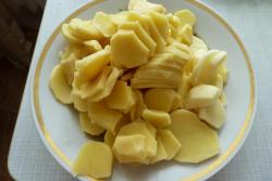 Запеченный картофель в молоке - шаг 3