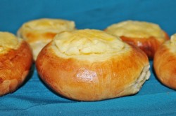 Картофельные шаньги на сливочном масле дрожжах со сметаной - шаг 15 Картофельные шаньги на сливочном масле дрожжах со сметаной - шаг 15